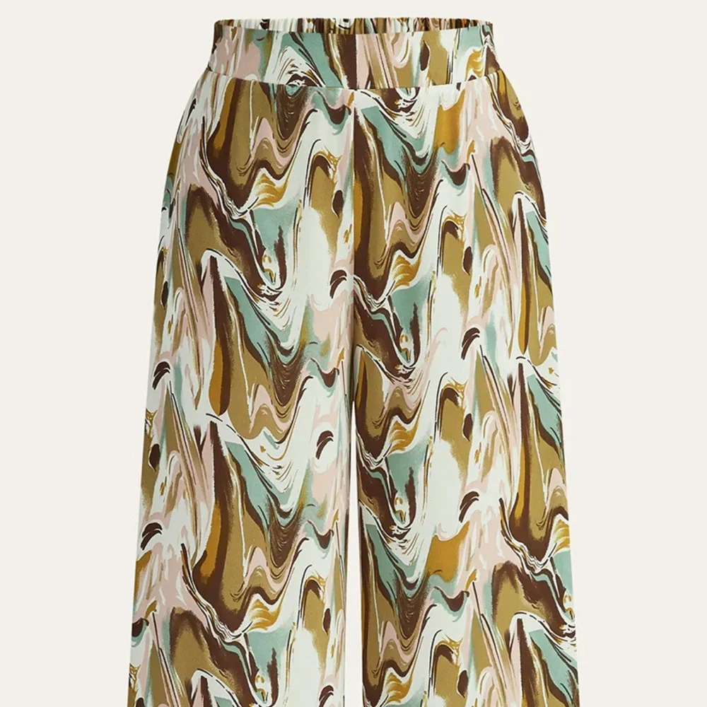 Abstract Patterned Two-Piece Set - Picture 9 of 10